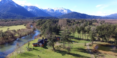 Exclusivo lodge ubicado en uno de los valles mas fertiles de la Patagonia lindero al Parque Nacional Nahuel Huapi.